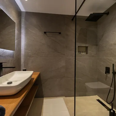 Nastram Aparthotel
